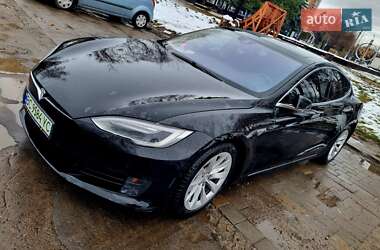 Лифтбек Tesla Model S 2016 в Львове