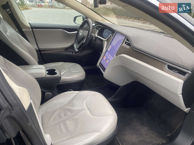 Лифтбек Tesla Model S 2013 в Луцке фото 21 Лифтбек Tesla Model S 2013 в Луцке
