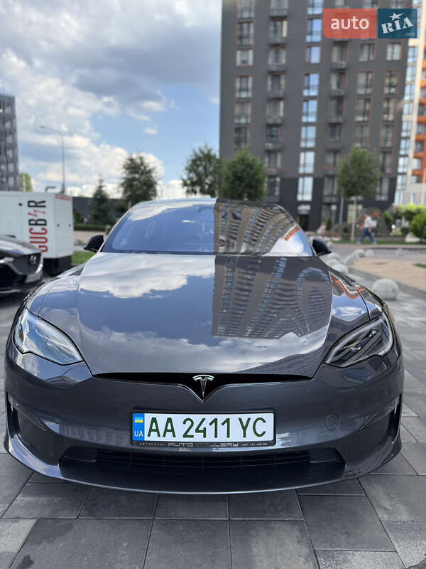 Лифтбек Tesla Model S 2023 в Киеве
