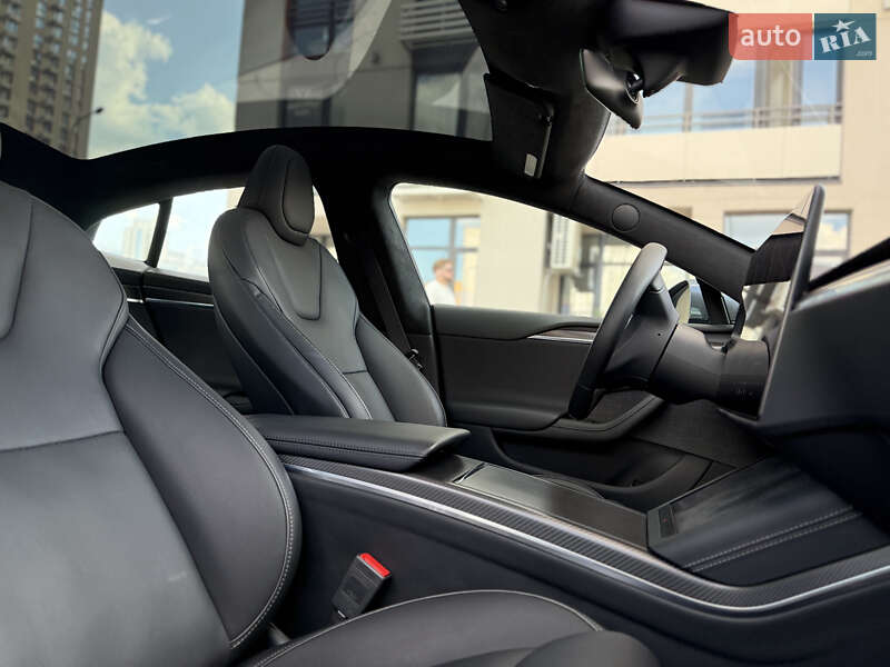 Лифтбек Tesla Model S 2023 в Киеве