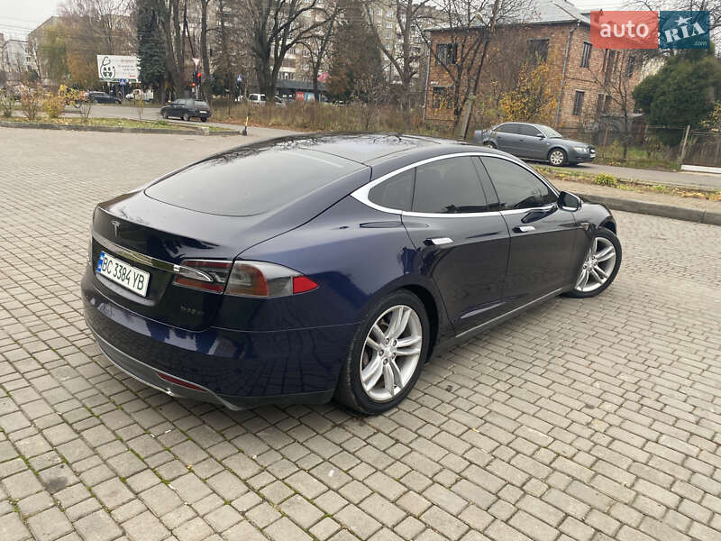 Лифтбек Tesla Model S 2013 в Коломые