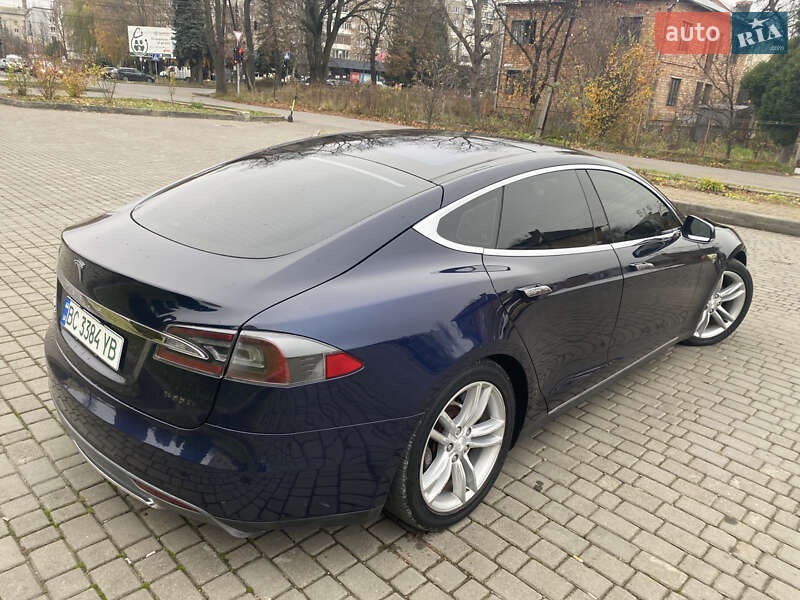 Лифтбек Tesla Model S 2013 в Коломые