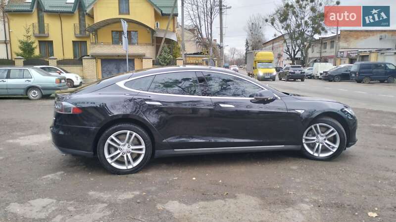 Лифтбек Tesla Model S 2015 в Львове фото 3 Лифтбек Tesla Model S 2015 в Львове