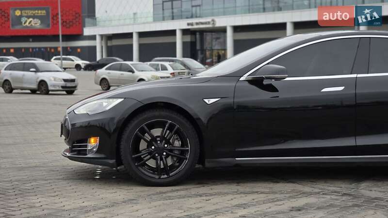 Ліфтбек Tesla Model S 2013 в Києві