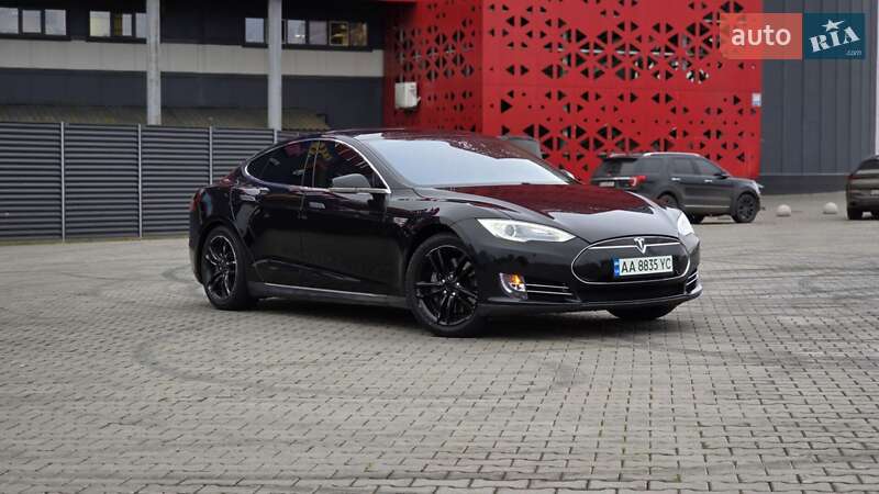 Tesla Model S 2013