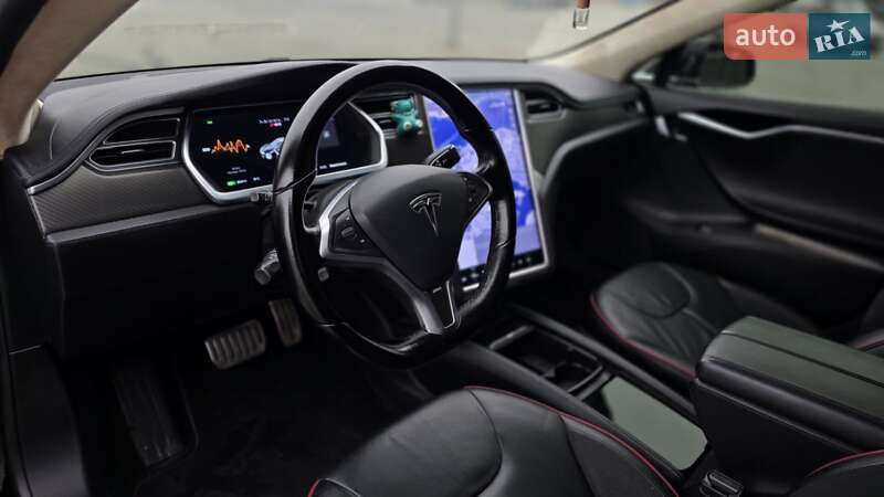 Ліфтбек Tesla Model S 2013 в Києві
