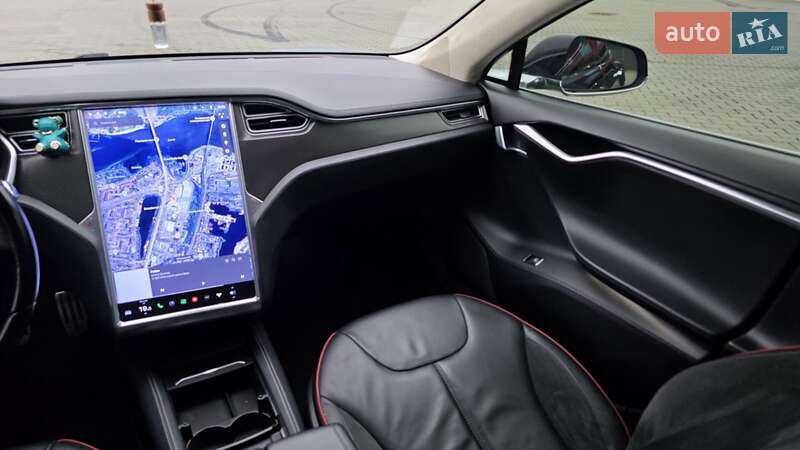 Ліфтбек Tesla Model S 2013 в Києві