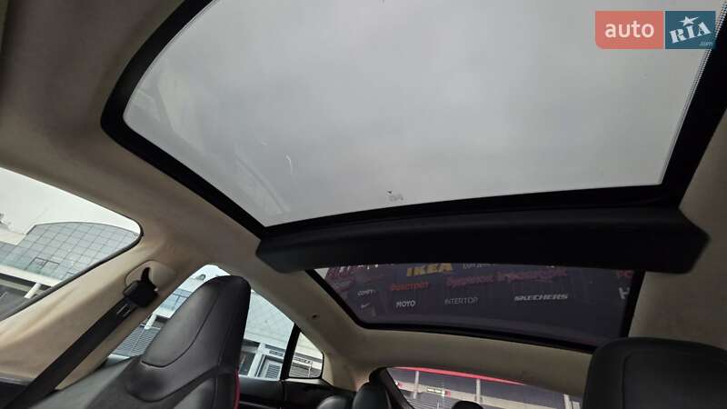 Ліфтбек Tesla Model S 2013 в Києві