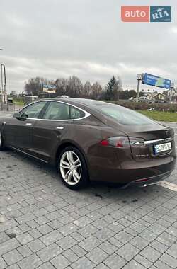 Лифтбек Tesla Model S 2014 в Львове