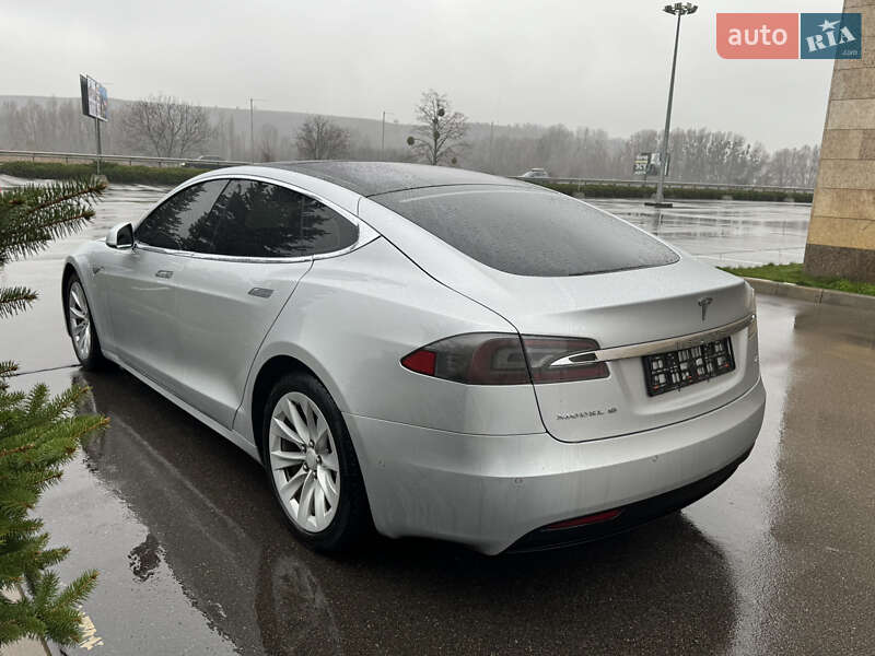 Лифтбек Tesla Model S 2016 в Киеве фото 13 Лифтбек Tesla Model S 2016 в Киеве