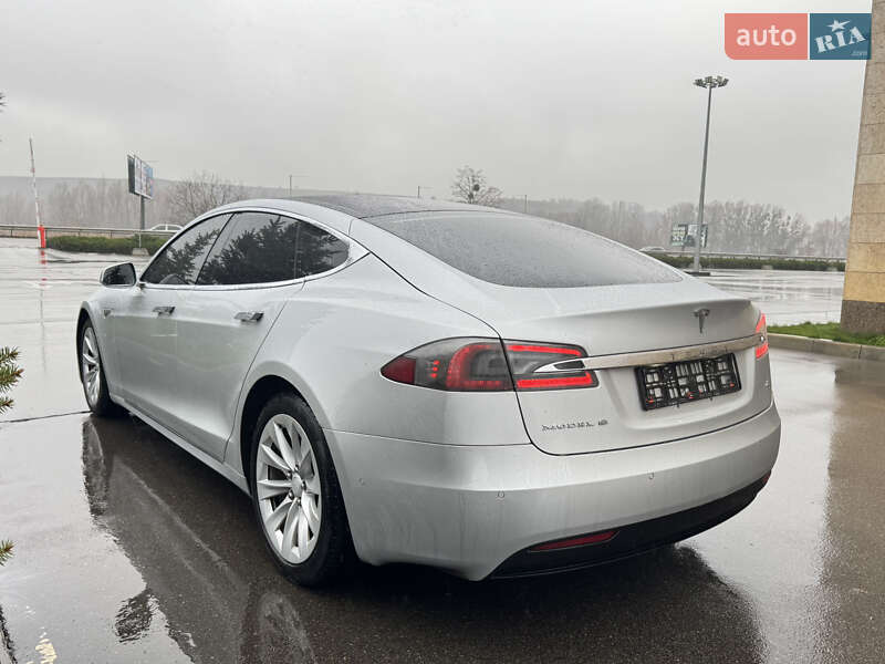 Лифтбек Tesla Model S 2016 в Киеве фото 15 Лифтбек Tesla Model S 2016 в Киеве