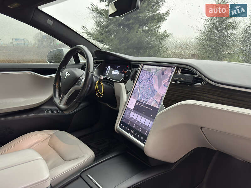Лифтбек Tesla Model S 2016 в Киеве фото 39 Лифтбек Tesla Model S 2016 в Киеве