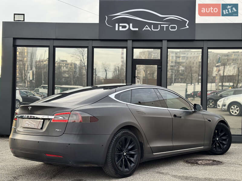 Ліфтбек Tesla Model S 2017 в Києві