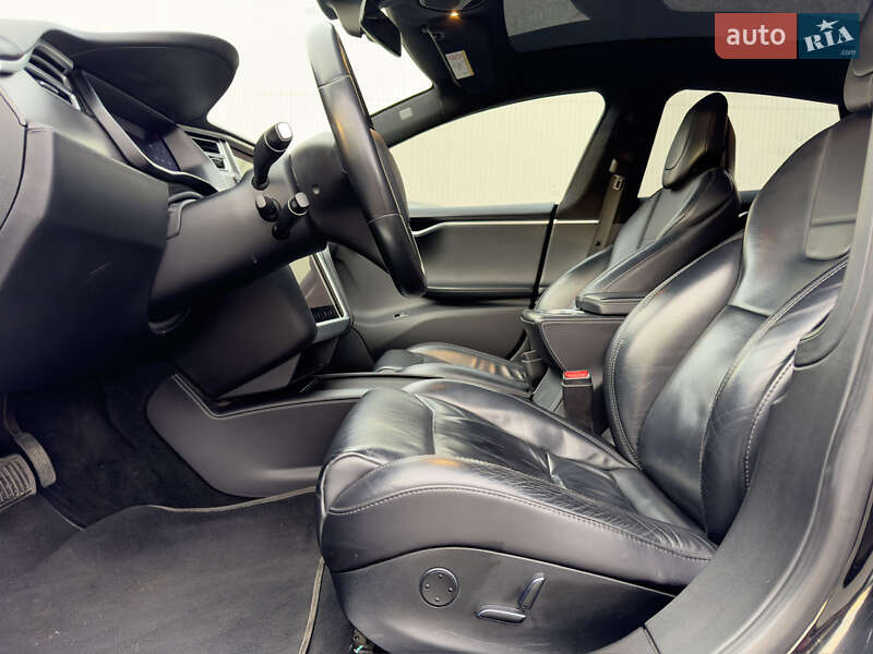 Ліфтбек Tesla Model S 2017 в Києві