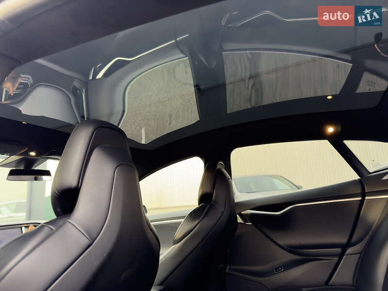 Ліфтбек Tesla Model S 2017 в Києві