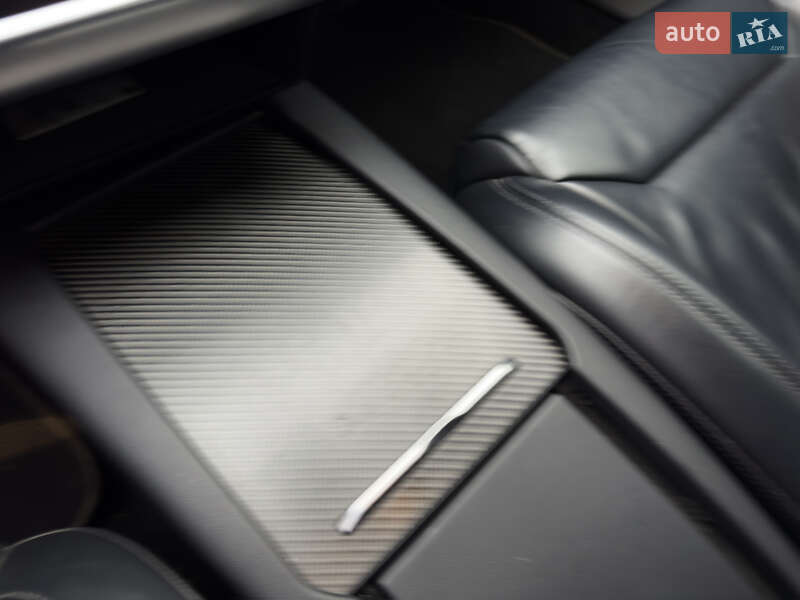 Ліфтбек Tesla Model S 2017 в Києві