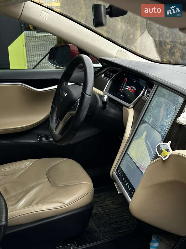 Лифтбек Tesla Model S 2013 в Львове