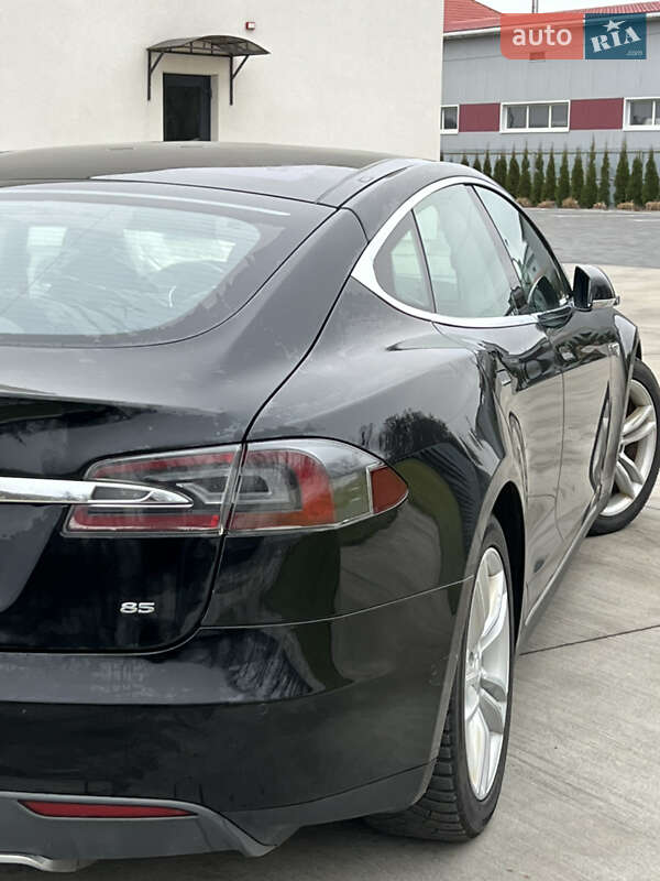 Ліфтбек Tesla Model S 2015 в Луцьку фото 10 Ліфтбек Tesla Model S 2015 в Луцьку