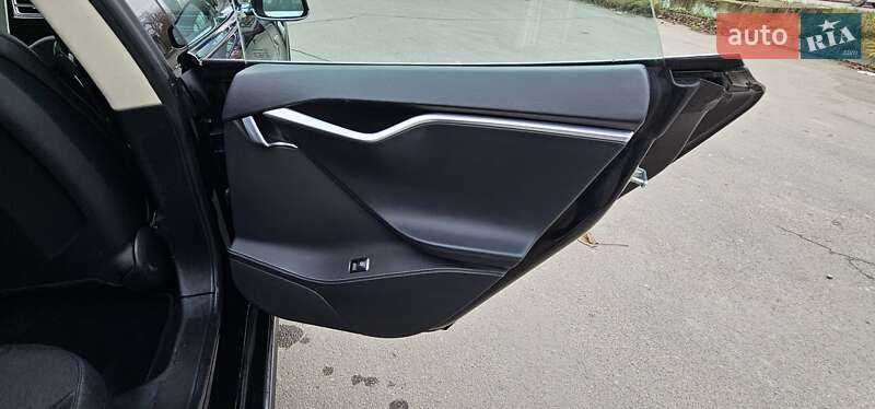 Лифтбек Tesla Model S 2014 в Тернополе