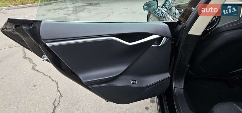 Лифтбек Tesla Model S 2014 в Тернополе