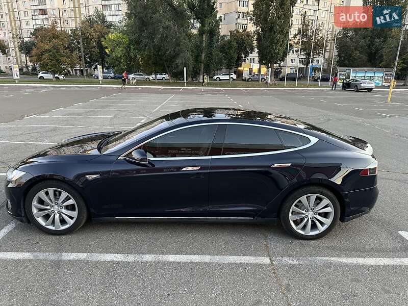 Лифтбек Tesla Model S 2013 в Киеве фото 13 Лифтбек Tesla Model S 2013 в Киеве