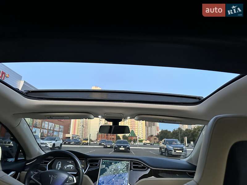 Лифтбек Tesla Model S 2013 в Киеве фото 20 Лифтбек Tesla Model S 2013 в Киеве