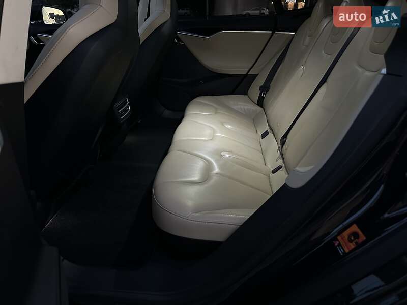 Лифтбек Tesla Model S 2013 в Киеве фото 28 Лифтбек Tesla Model S 2013 в Киеве