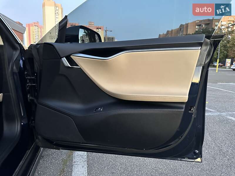 Лифтбек Tesla Model S 2013 в Киеве фото 34 Лифтбек Tesla Model S 2013 в Киеве