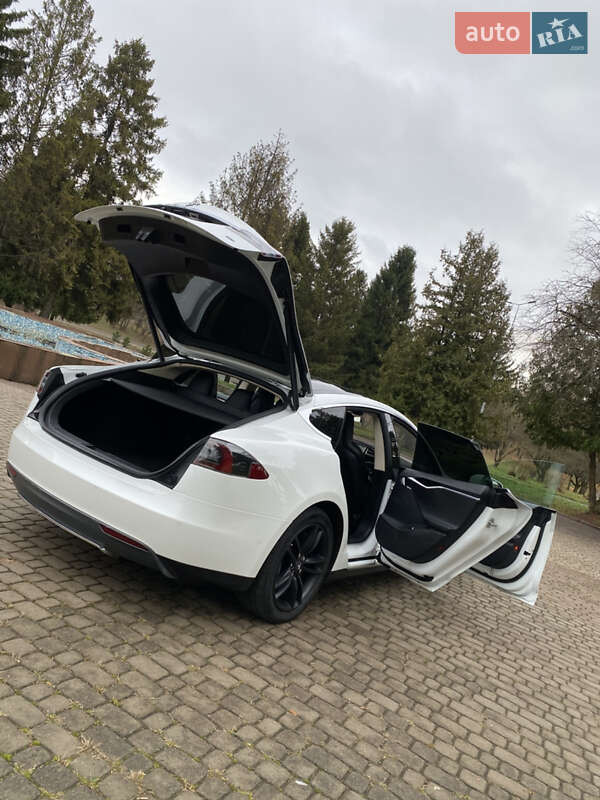 Ліфтбек Tesla Model S 2014 в Рівному фото 15 Ліфтбек Tesla Model S 2014 в Рівному