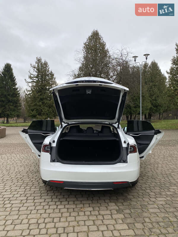 Ліфтбек Tesla Model S 2014 в Рівному фото 16 Ліфтбек Tesla Model S 2014 в Рівному