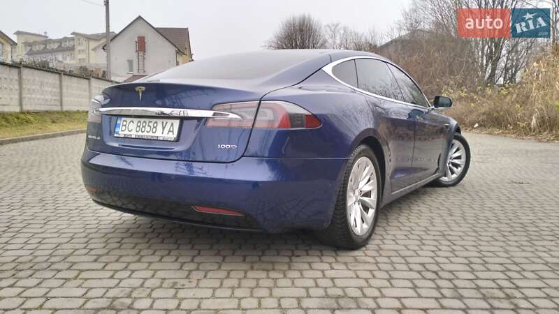 Лифтбек Tesla Model S 2018 в Львове