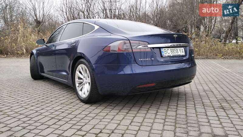 Лифтбек Tesla Model S 2018 в Львове