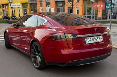Ліфтбек Tesla Model S 2016 в Києві