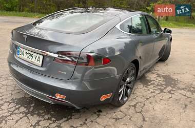Лифтбек Tesla Model S 2013 в Саврани