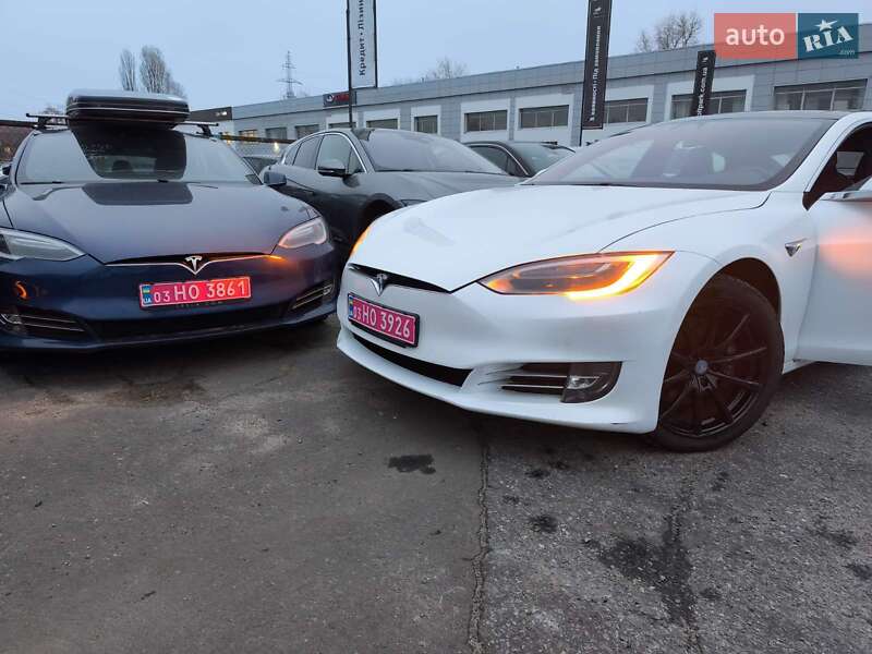 Лифтбек Tesla Model S 2018 в Киеве фото 27 Лифтбек Tesla Model S 2018 в Киеве