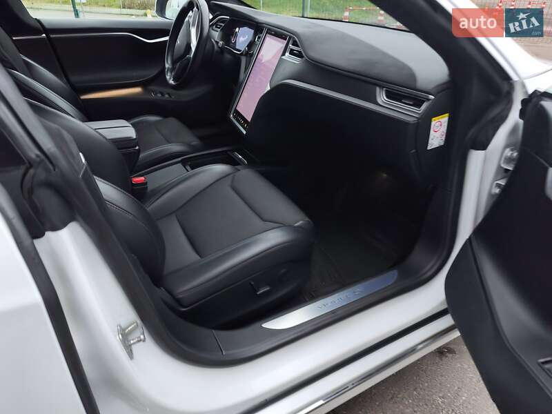 Лифтбек Tesla Model S 2018 в Киеве фото 32 Лифтбек Tesla Model S 2018 в Киеве