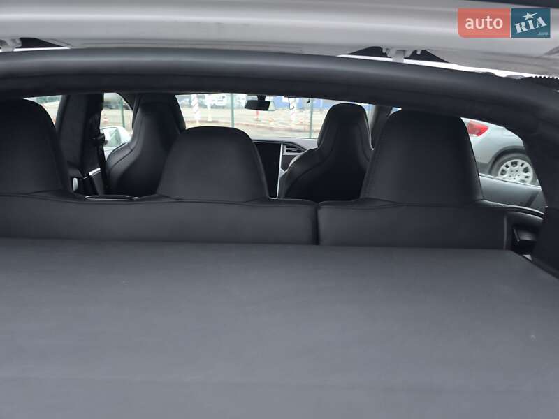 Лифтбек Tesla Model S 2018 в Киеве фото 36 Лифтбек Tesla Model S 2018 в Киеве