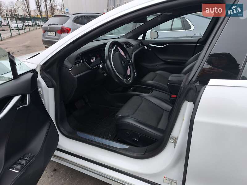 Лифтбек Tesla Model S 2018 в Киеве фото 56 Лифтбек Tesla Model S 2018 в Киеве