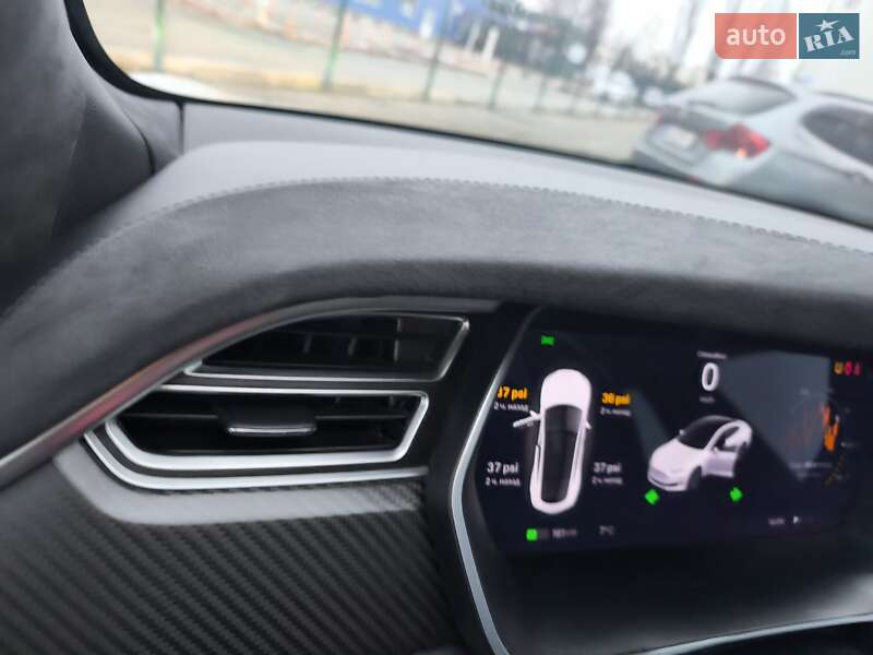 Лифтбек Tesla Model S 2018 в Киеве фото 70 Лифтбек Tesla Model S 2018 в Киеве