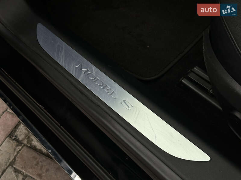 Лифтбек Tesla Model S 2016 в Харькове
