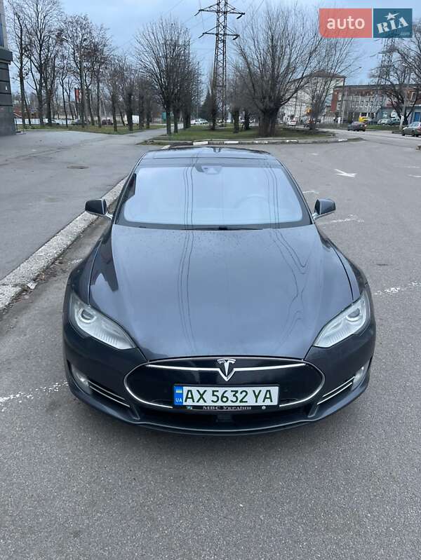 Лифтбек Tesla Model S 2015 в Харькове фото 2 Лифтбек Tesla Model S 2015 в Харькове