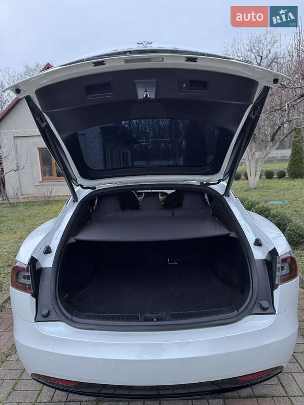 Ліфтбек Tesla Model S 2020 в Харкові