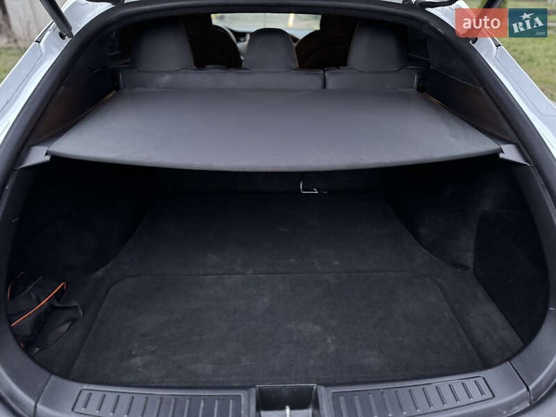 Ліфтбек Tesla Model S 2020 в Харкові