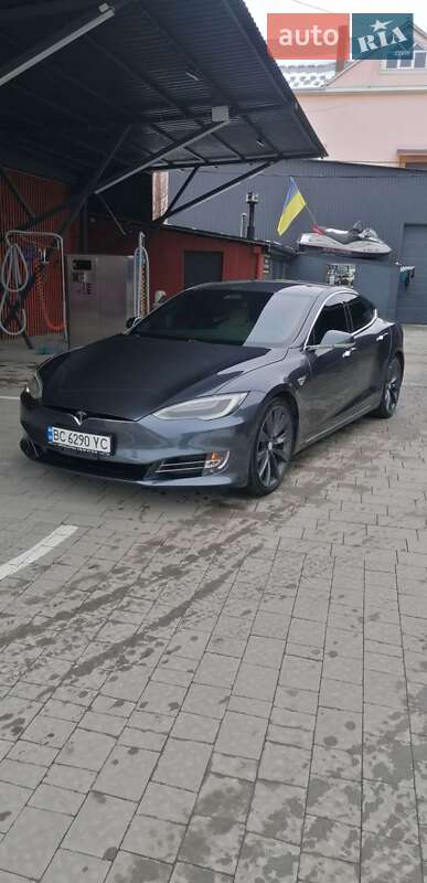 Tesla Model S 2017