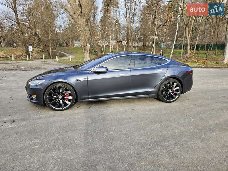 Лифтбек Tesla Model S 2014 в Киеве фото 4 Лифтбек Tesla Model S 2014 в Киеве