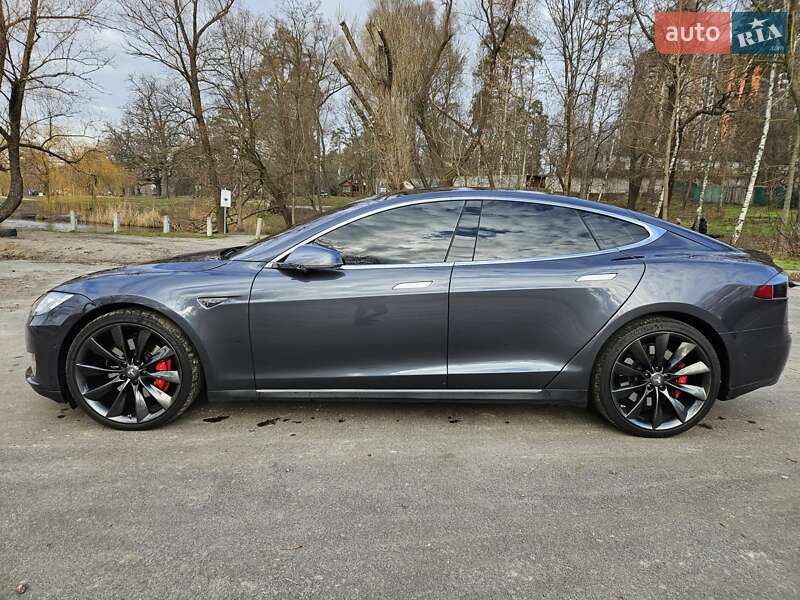 Лифтбек Tesla Model S 2014 в Киеве фото 23 Лифтбек Tesla Model S 2014 в Киеве