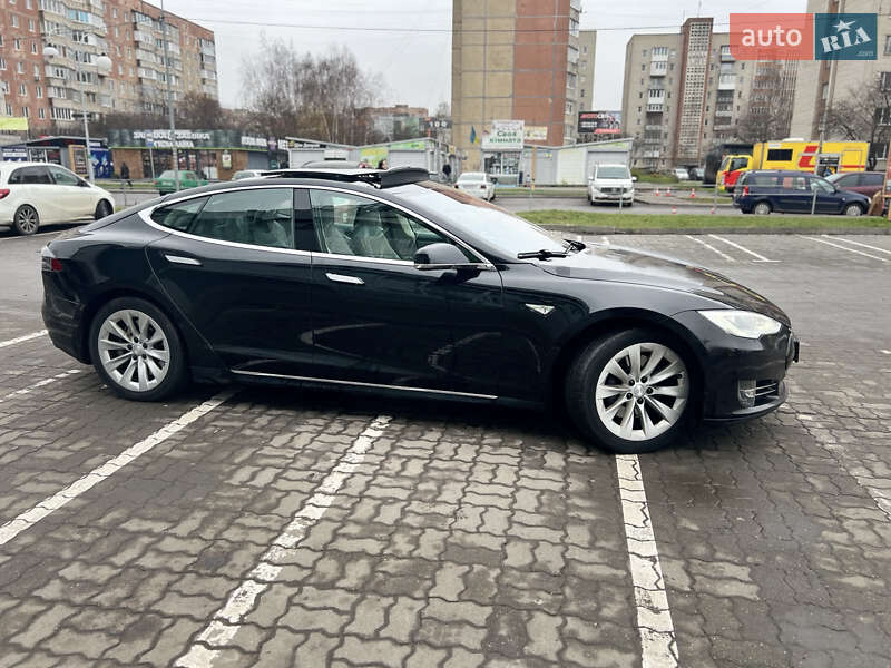 Лифтбек Tesla Model S 2015 в Луцке
