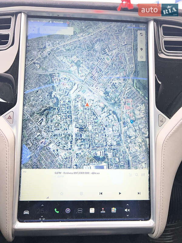 Лифтбек Tesla Model S 2015 в Луцке