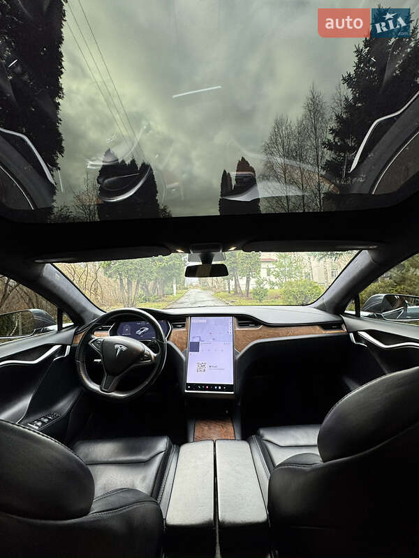 Лифтбек Tesla Model S 2019 в Ровно