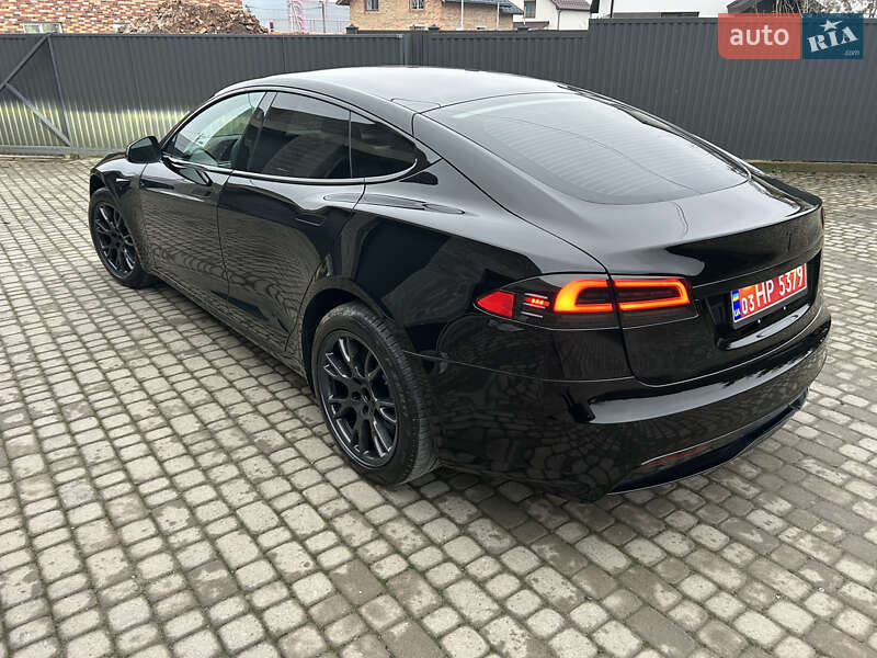 Лифтбек Tesla Model S 2021 в Львове